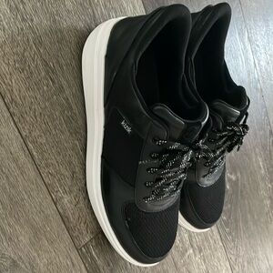 Kiziks Bisbane women’s size 12